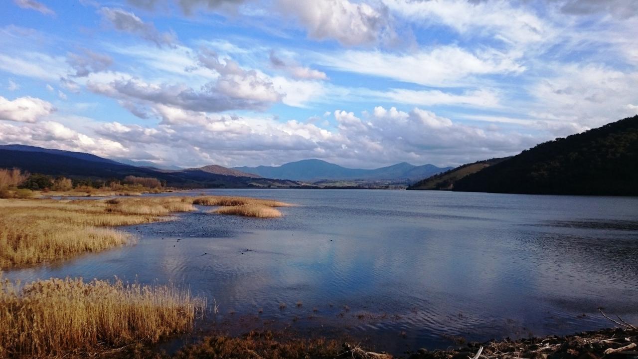 Khancoban Lakeside Caravan Park Exterior photo